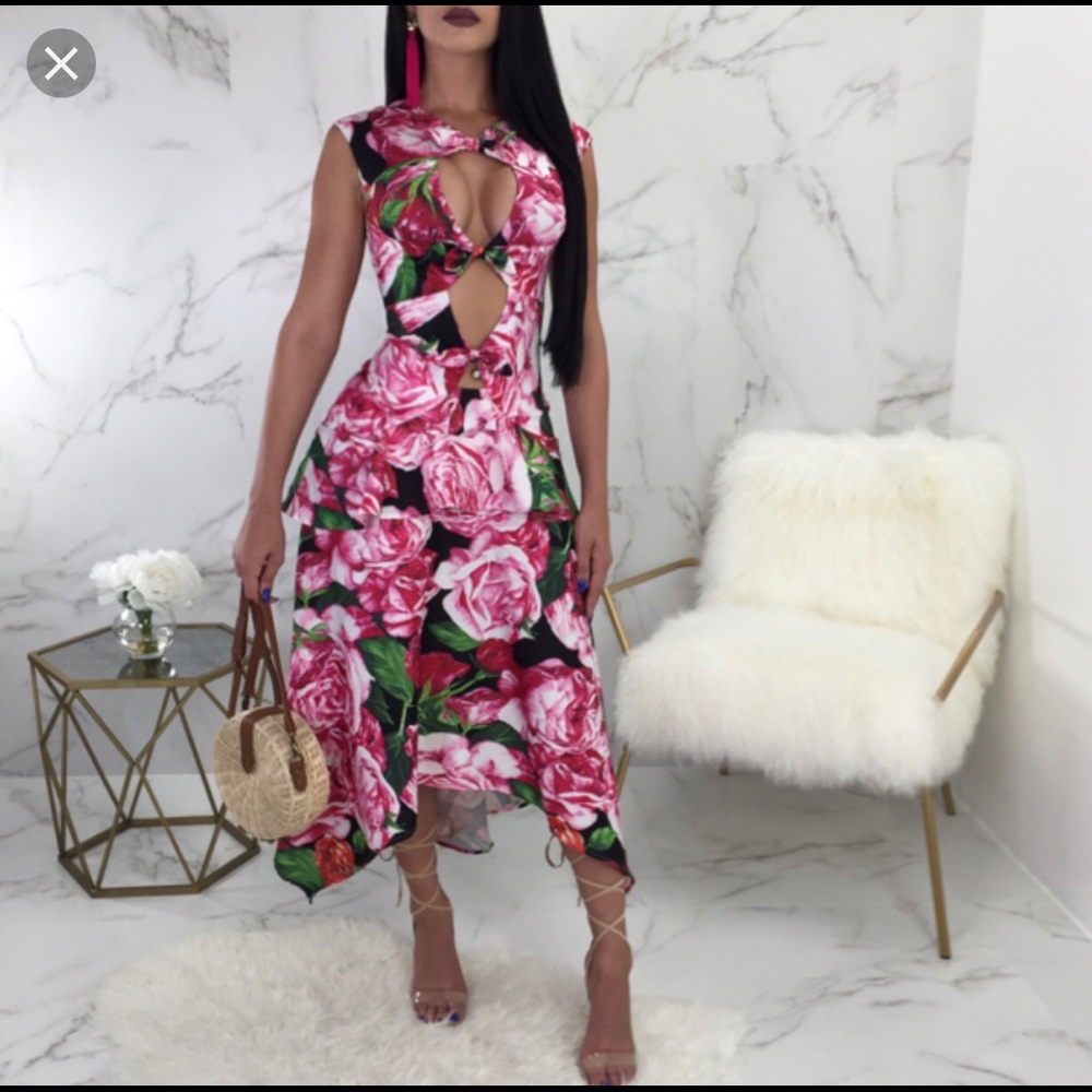 Diva Boutique Ruffle Bow Tie Floral Maxi NWT